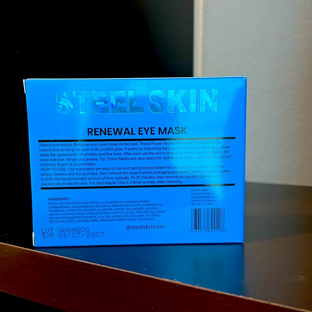 Steel Skin Power Retinol Eye Masks